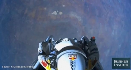 VIDEO Un astronom american ia in ras saritura extraterestra a lui Felix Baumgartner