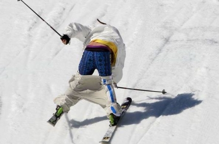 Rusinea Olimpiadei: I-au cazut pantalonii in vine in timpul probei de schi