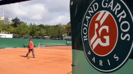 GAME cu GAME Simona Halep incepe cu dreptul la Roland Garros. Cirstea, victorie in decisiv cu Wozniak. Hanescu pierde cu Monfils pe arena centrala