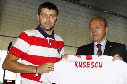 Rusescu n-are loc la Getafe: Ce sa facem cu el?