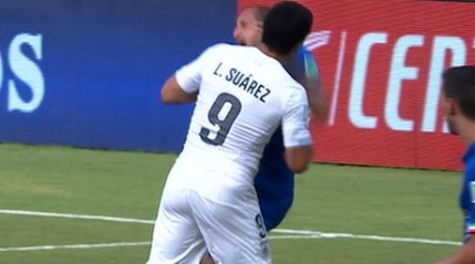 Uruguay elimina Italia, final incredibil cu Buffon, gest a la Tyson al lui Suarez