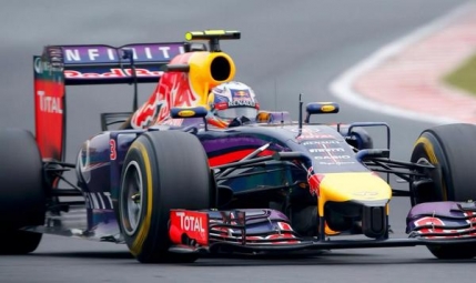 Ricciardo castiga Marele Premiu al Ungariei. Alonso termina in fata celor de la Mercedes