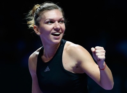 Turneul Campioanelor: Simona Halep se califica in finala dupa o victorie uriasa cu Agnieszka Radwanksa