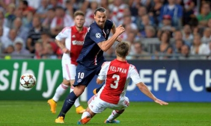 Cavani si Ibrahimovic decisivi pentru PSG in meciul cu Ajax