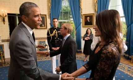 Nadia Comaneci a dat mana cu Barack Obama