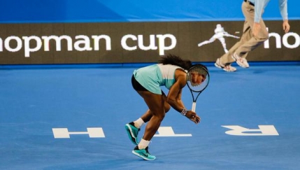 Serena Williams, umilita de Bouchard la Cupa Hopman in mai putin de o ora