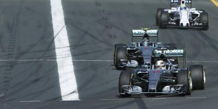 Victorie pentru Lewis Hamilton in Australia. Doar 11 masini la sosire