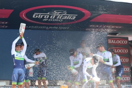 Echipa Orica GreenEdge, invingatoare in prima etapa din Turul Italiei