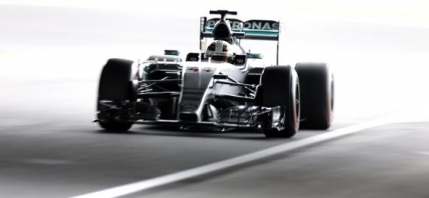 Lewis Hamilton se impune categoric in Marele Premiu al Japoniei. L-a egalat pe Ayrton Senna