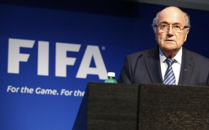 Blatter, suspendat de la sefia FIFA. Se strange latul si asupra lui Platini