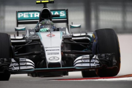 Mercedes domina calificarile din Rusia. Rosberg in pole position