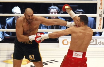 Tyson Fury l-a detronat pe Wladimir Klitschko si este noul campion mondial al greilor