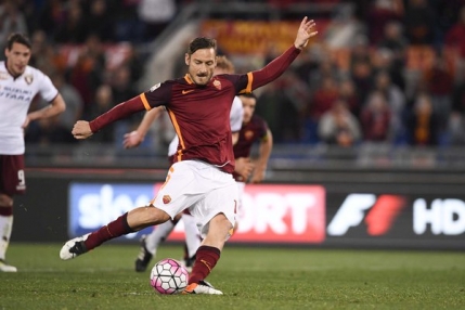 Batranul Francesco Totti decisiv pentru AS Roma