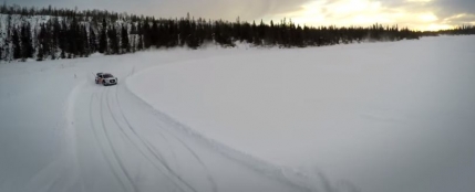 Mattias Ekstrom arata cum se merge cu o masina pe zapada (video GoPro)