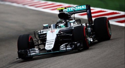 Nico Rosberg, pole position in Rusia. Inca o problema tehnica pentru Lewis Hamilton