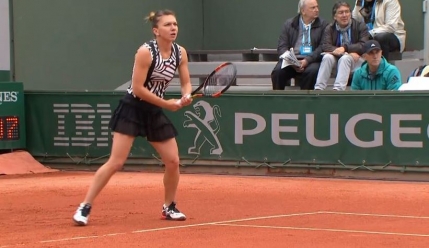 Simona Halep si-a demolat prima adversara de la Roland Garros