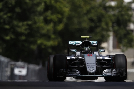 Rosberg in pole position in Marele Premiu al Europei de la Baku. Hamilton a dat-o de gard