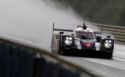 Porsche castiga dramatic cursa de 24 ore de la Le Mans