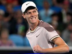 Jannick Sinner ajunge în premieră între primii patru la Australian Open. Urmează duelul cu Novak Djokovic