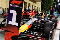 Max Verstappen obține pole-ul în Bahrain