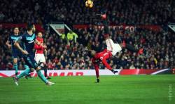 Manchester United intoarce spectaculos scorul si castiga de Revelion