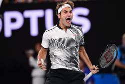 Roger Federer in finala de la Australian Open. Il asteapta pe Rafa!