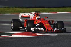Numele ales de Vettel pentru noua masina Ferrari