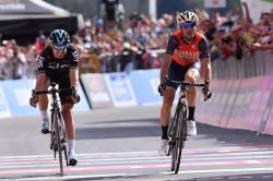 Nibali castiga etapa regina din Giro. Quintana strange la Dumoulin