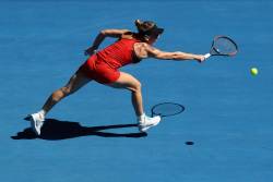 Halep sufera pentru victorie in primul tur la Australian Open