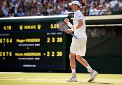 Federer eliminat in sferturi la Wimbledon dupa un decisiv agonizant