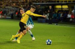 Borussia Dortmund i-a dat cu terenul in cap lui Atletico Madrid