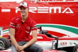Fiul lui Schumacher ajunge in anticamera Formulei 1