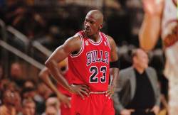 Michael Jordan, cel mai bun baschetbalist din istorie in urma unui sondaj al jucatorilor din NBA