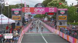 Campionul Germaniei castiga primul sprint masiv din Giro