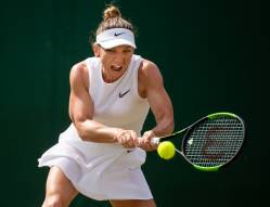 Simona Halep ajunge in turul 3 la Wimbledon dupa un meci complicat cu Mihaela Buzarnescu