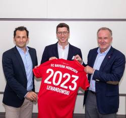 Robert Lewandowski, inca doi ani la Bayern Munchen