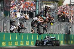 Lewis Hamilton il invinge pe Max Verstappen la Hungaroring