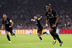 Chelsea o invinge pe Ajax intr-un meci arbitrat de Ovidiu Hategan