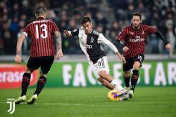 Juventus trece la limita de un Milan in cadere libera