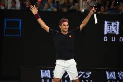 Roger Federer supravietuieste unui meci maraton si ajunge in optimi la Australian Open. Noi pagini de istorie scrise de elvetian