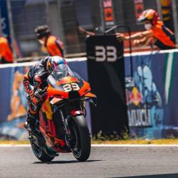 Sud-africanul Binder castiga in MotoGP dupa trei curse de la debut