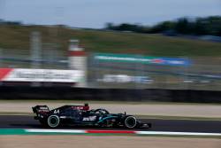 Pole position pentru Hamilton in fieful Ferrari