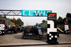 Mercedes a obtinut titlul mondial la constructori