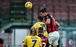 Milan revine de la 0-2 cu Hellas Verona pe San Siro. Ibrahimovic a ratat un penalty!