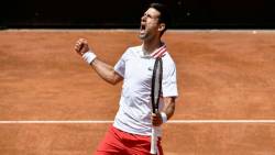 Djokovic revine de la set pierdut si break in meciul cu Tsitsipas de la Roma
