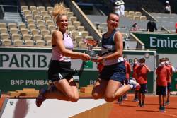 Krejcikova face dubla la Roland Garros