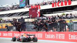 Verstappen castiga Marele Premiu al Frantei cu depasire asupra lui Hamilton in penultimul tur