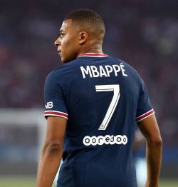 Cat ofera Real Madrid pentru transferul lui Mbappe
