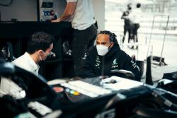 Hamilton obtine victoria cu numarul 100 in Formula 1
