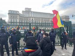 VIDEO S-a cerut Libertate! din nou pe străzile din București la fix 32 de ani după Revoluție